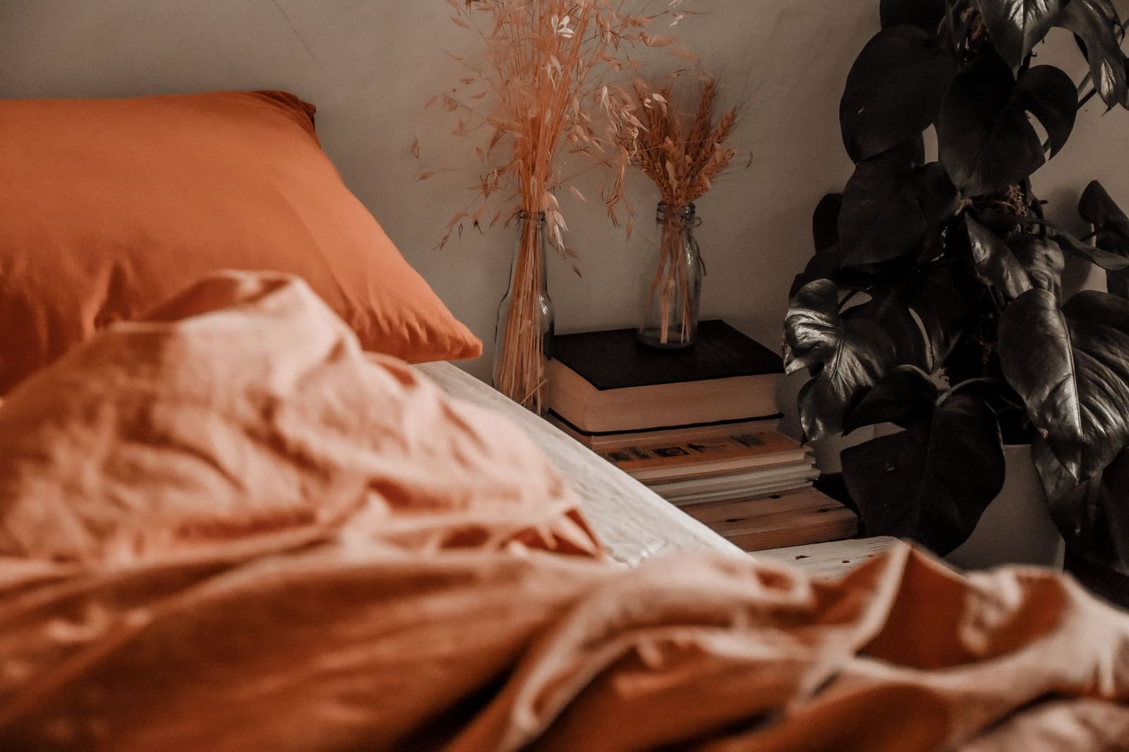 Décoration chambre adulte : 30 idées apaisantes 2025