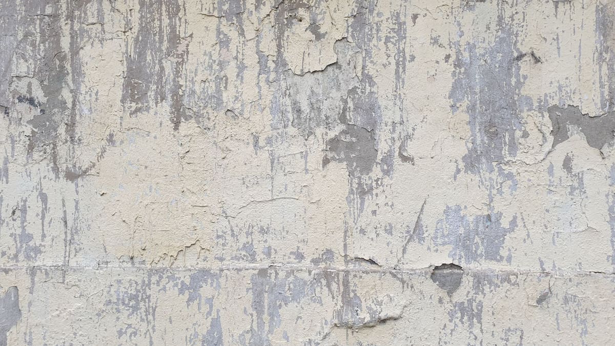Mur d'accent en papier peint texturé dans une décoration chambre adulte
